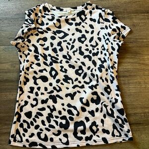 Chic Animal Print Short Sleeve Top